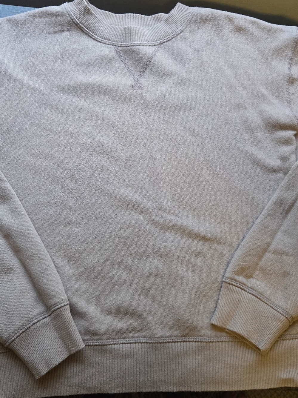 SO Juniors/Womens Crewneck Sweatshirt in Light Beige